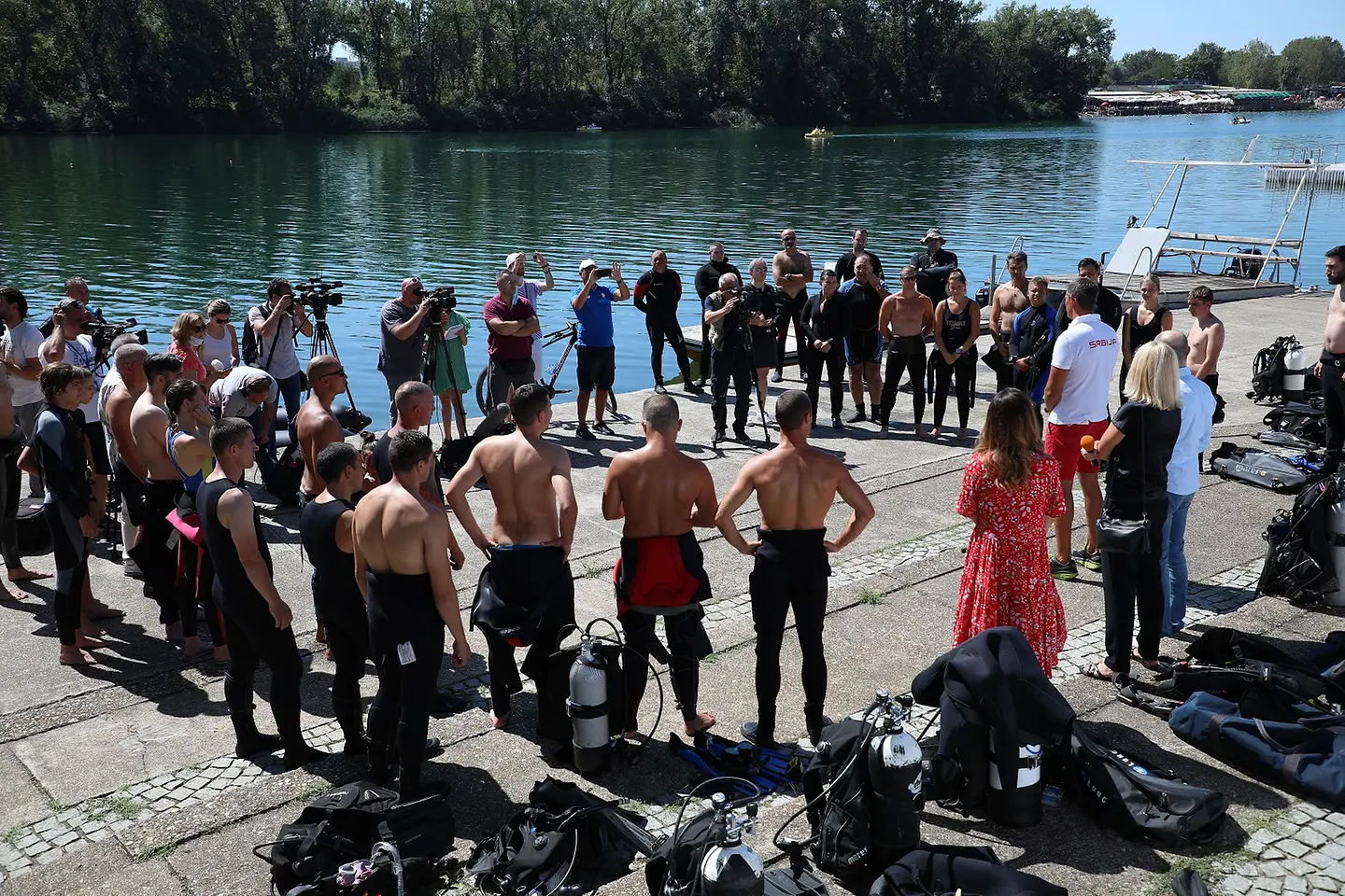 onioci, jezero, ciscenje jezera, odrzivost, otpad u jezeru, Ada Ciganlija, beogradsko more