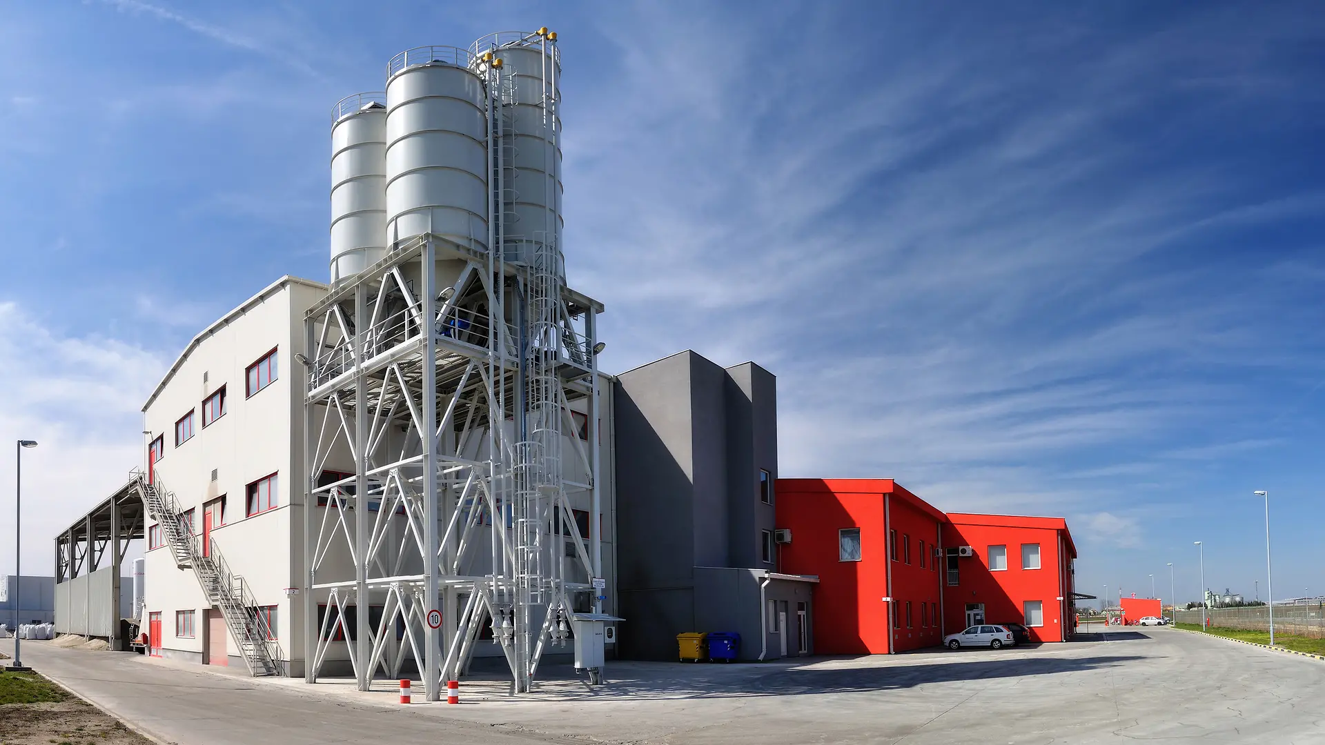 Na fotografiji se nalazi proizvodna lokacija u Inđiji.