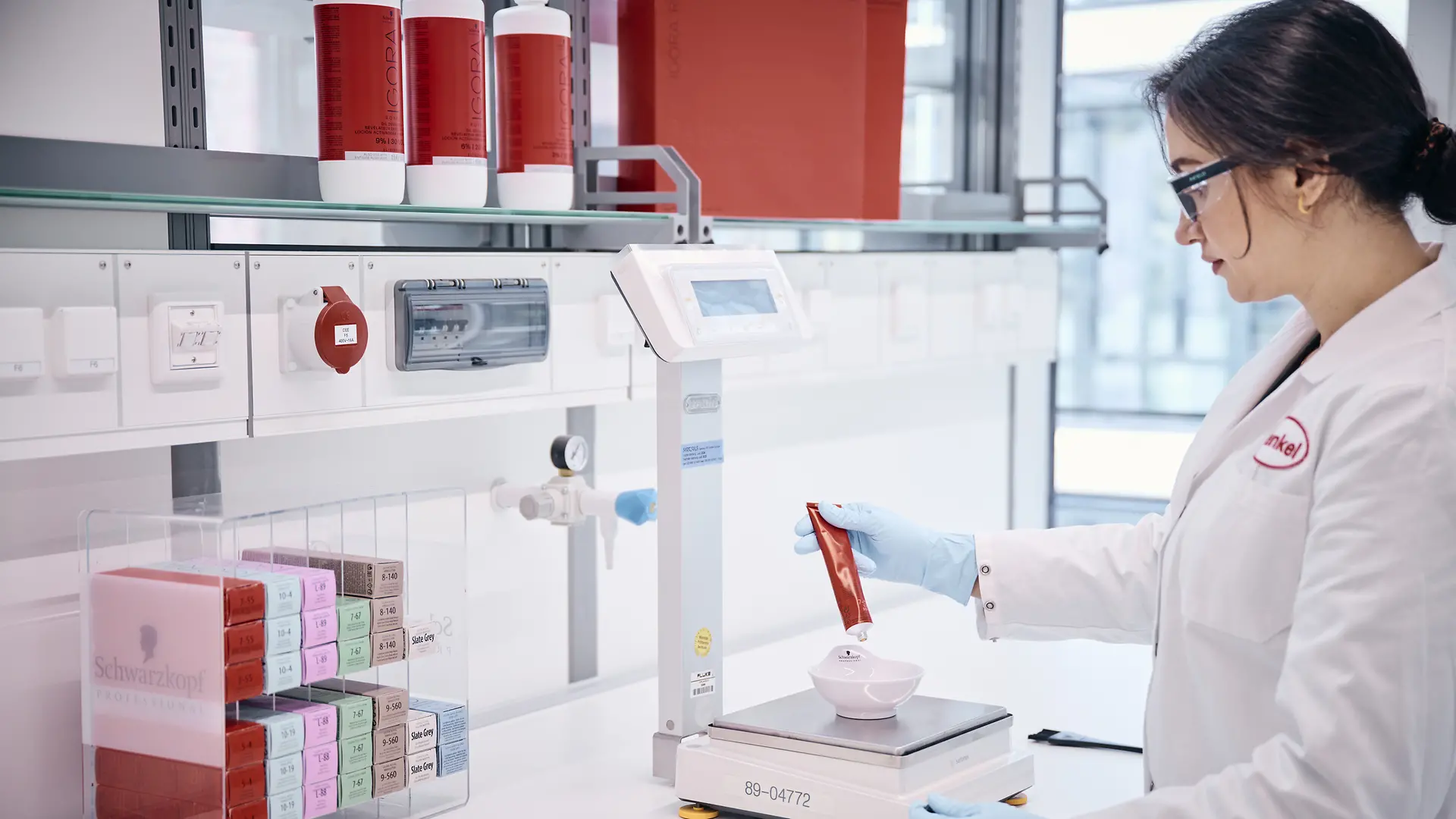 Laborant meri testere.