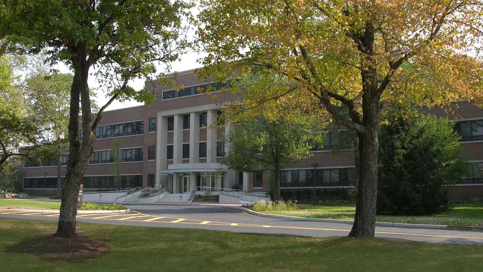 Zgrada kompanije National Starch u Bridžvoteru, Nju Džerzi, SAD, 2008.