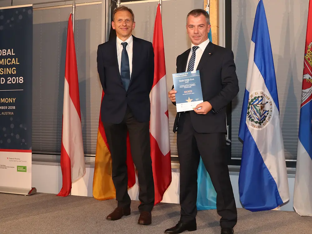 Na svečanoj ceremoniji u okviru UNIDO „Green Chemistry“ konferencije održane 6. novembra Beču, Henkel Srbija je osvojila nagradu „Global Chemical Leasing“ za inovaciju „Henkel-Online-Support-System“ – HOSS.